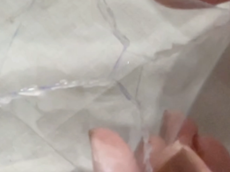 une los lados para formar la piramide